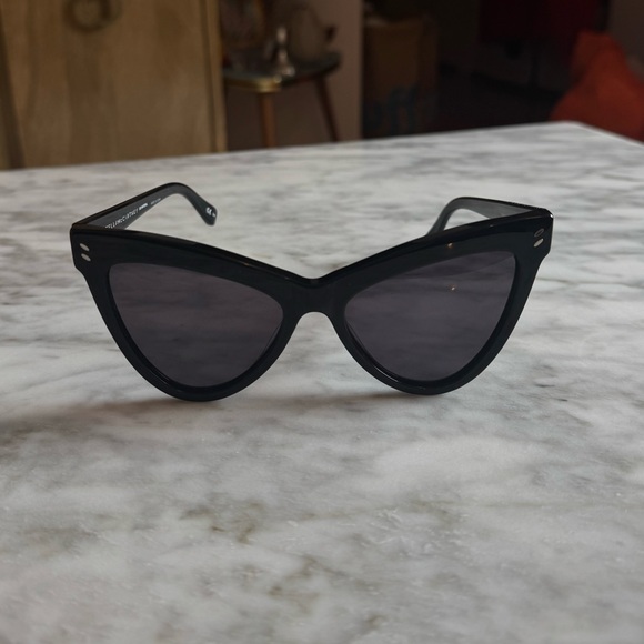 Stella McCartney Black Cat-Eye Sunglasses